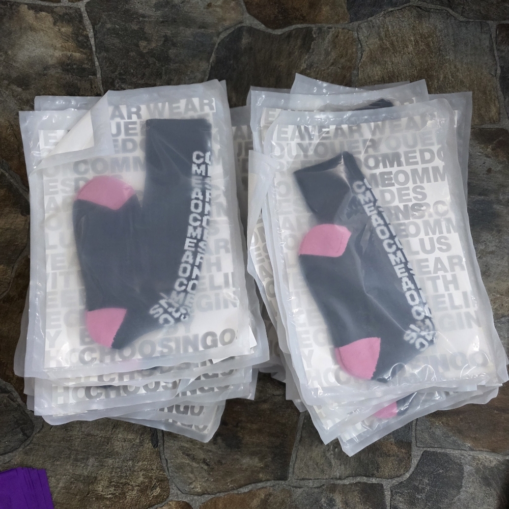 NWT Comme des Garcons Black Pink logo socks Sz M - Picture 3 of 6